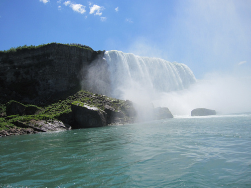 spray from Niagara falls